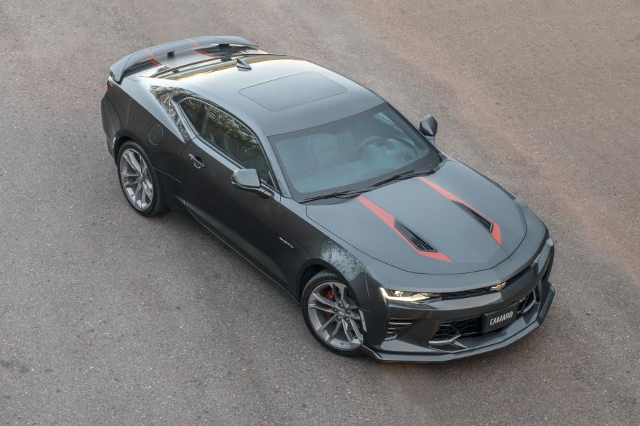  Chevrolet Camaro SS 50th Anniversary 2016 года  (LA) (фото 16 из 22)